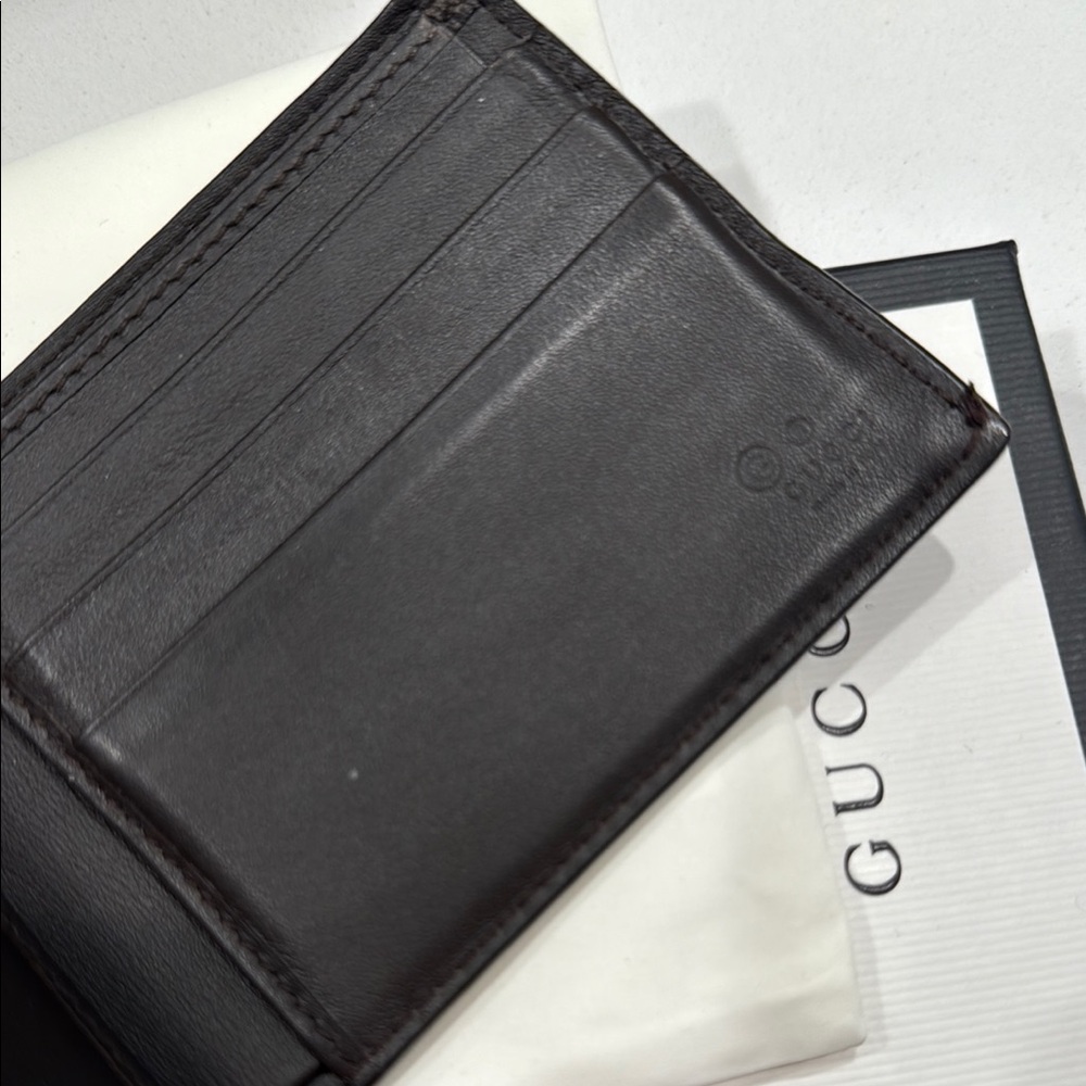 Gucci Black Key & Card Holder Luxurious Leather Accessory - Picture 4 of 4